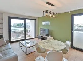 Vue panoramique mer et chenal même de la chambre 50m2 refait à neuf situation idéale en option garage fermé privé
