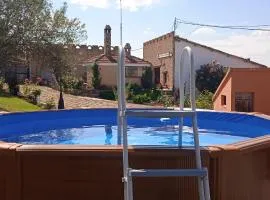 CASA TURÍSTICA Villa Carmen, CON CHIMENEA, AMPLIA ZONA DE JARDÍN, BARBACOA, PISCINA Y GARAJE