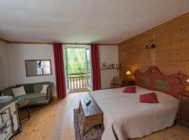Au Cheval Blanc - appartements et chambres d'hôtes, hótel í Albertville