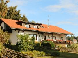 Ferienwohnung am Süd-Schwarzwald 1, hotel con estacionamiento en Murg