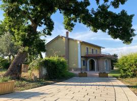 Agriturismo Tenuta della Madama, hotel amb aparcament a Venticano