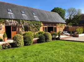 Grade 2 Listed Barn on the edge of Bournemouth and the New Forest, hotel cerca de Aeropuerto de Bournemouth - BOH, 