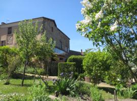 Ermitage Saint Vincent B&B, pigus viešbutis mieste Vieille-Brioude