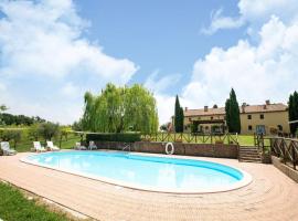 Charming Apartment in Collesalvetti with Garden, hotel i Guasticce