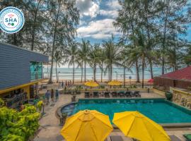 Kamala Beachfront Apartment, hotel in Kamala Beach