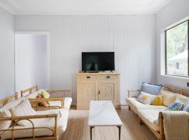Pearl Beach Semi - 2 min to sand & sea - Wattle, ξενοδοχείο σε Pearl Beach