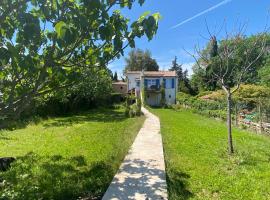 Petite maison de charme - Le jardin secret d'Alice, vacation home in Roquebrune-sur-Argens