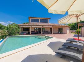 Holiday Home Andrea by Interhome, hotel v destinaci Šišan