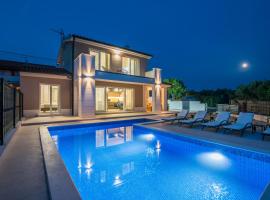 Villa Periska، فيلا في كرك