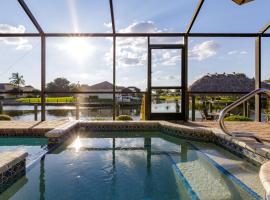 Villa SeaOarNo - Cape Coral - Roelens Vacations, hotel with parking in Cape Coral