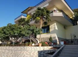 Villa Meminaj Vlore Sea view and Garden Vlore