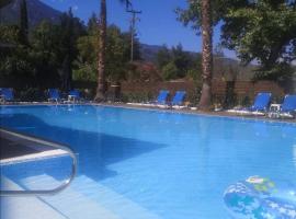 Hotel Ena, hotell i Loutra Ipatis