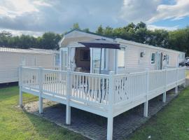 Spencers Retreat at Percy Wood Country Park, holiday home in Newton on the Moor