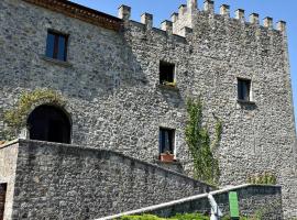 Il Castello dei Principi Sanseverino, hotel v destinaci Viggianello