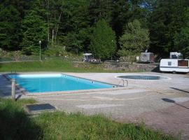 Camping Pivka Jama Postojna, ξενοδοχείο σε Postojna