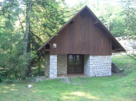 Camping Pivka Jama Postojna, hotel mesra haiwan peliharaan di Postojna