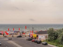 HOME FOR SEVEN, hotel i nærheden af Năvodari Feriecamping, Mamaia Nord, Năvodari