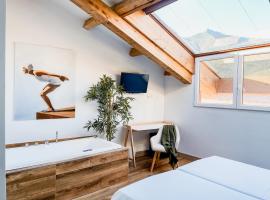 Hotel Camino de las Estrellas, hotel com banheiras de hidromassagem em Serranillos