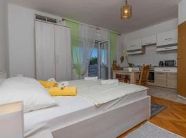 Studio Apartment Iva, bed and breakfast en Crikvenica