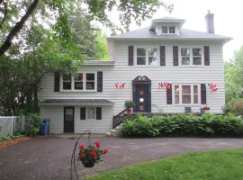 Gîte Saint-Laurent, hótel í Trois-Rivières