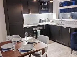 Crow's Nest Glandore - 4 - Self Catering