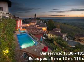 Felicin - Palazzo Boeri Panoramic Suites, apartahotel en Monforte dʼAlba