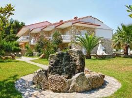Chrouso Apartments, familiehotel i Paliouri