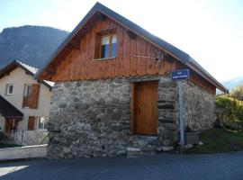 le Sarto - St Jean de Maurienne, hotel in Saint-Jean-de-Maurienne