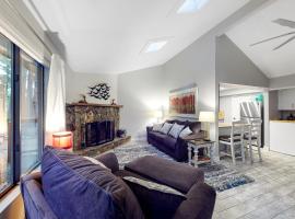 Cozy Mountain Townhome, hotel near Walnut Canyon National Monument, Flagstaff