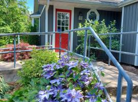 Maple Tree Cottage License # 058-2022, cabaña o casa de campo en Niagara-on-the-Lake