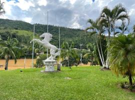 Hotel Cavalinho Branco Flat-105, hotel i Águas de Lindóia