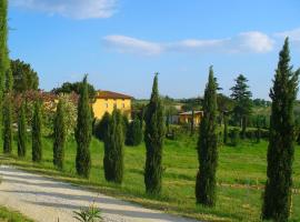 Idyllic holiday home in Vinci with swimming pool, holiday rental in Vinci
