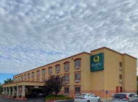 Quality Inn Albuquerque East I-40 Juan Tabo Exit, penzion – hostinec v destinaci Albuquerque