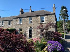 Immaculate 3 Bedroom House in Blair Atholl, hótel í Blair Atholl