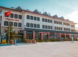 Highway Otel, hotel v destinaci Elmalık