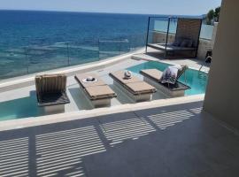 Luxury Villa Dioskouroi eco pool & jacuzzi Kalyves, casa vacanze a Kalyves