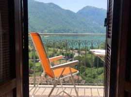 Stanza con terrazzo Vista Lago - LAKEHOLIDAY IT, bed and breakfast en Castel di Tora