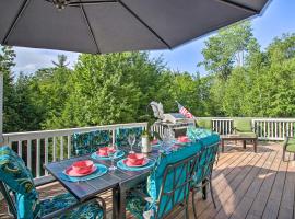 North Conway Home with Access to 5 Private Beaches!, vila v mestu Conway