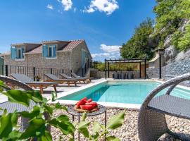 NEW! Stone villa JUDITA with heated pool and hydro-massage, Ferienunterkunft in Zadvarje