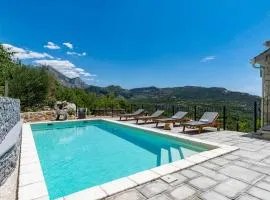 Stone villa JUDITA with heated pool and hydro-massage