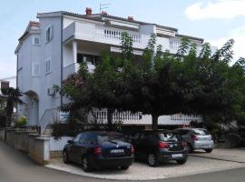 Apartment in Zadar/Zadar Riviera 8183, hotel a Smirić