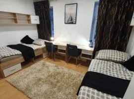 RAILWAY STATION CITY MODERN APARTMENT