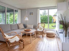 4 person holiday home in S by, koča v mestu Sæby