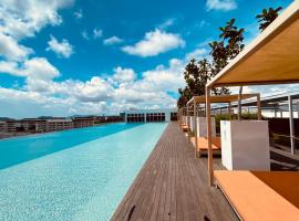 JY Vacation Home New & Modern Suite Infinity pool-Sutera Avenue, lejlighed i Kota Kinabalu
