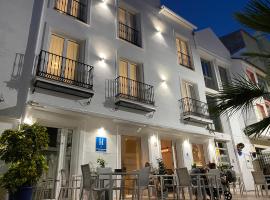The Old Town Boutique Hotel - Adults Only, hotel cerca de Atalaya Golf & Country Club, Estepona