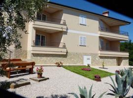 Apartments in Labin/Istrien 30422, apartamento em Ravni