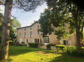 Domaine en Reynouse, Golfhotel in Pierreclos