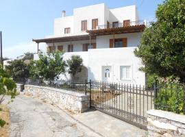 Chrysolithos Kerami Apartments, hotel with parking in Khalkíon