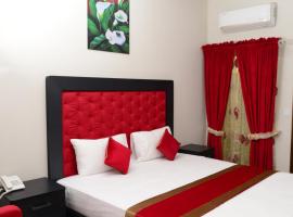 Hotel Deluxe Johar Town Lahore, hotell i Lahore