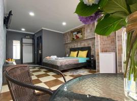 Batumi West Hotel, khách sạn ở Batumi